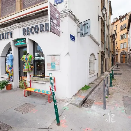 Honore Saint Paul Apartman