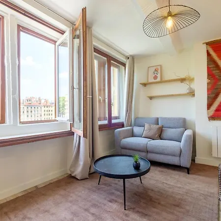 Honore Saint Paul Apartman